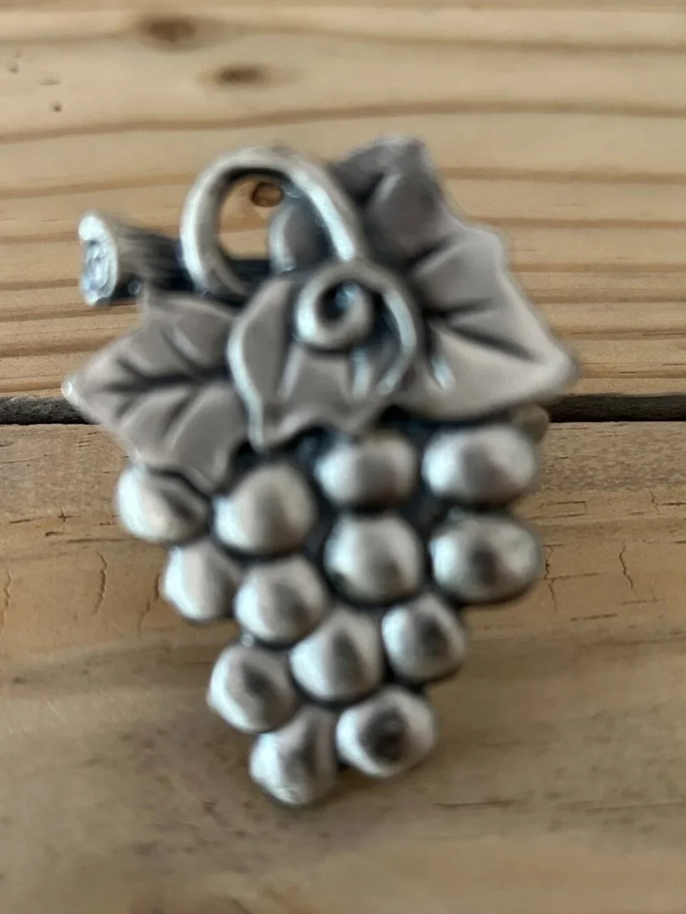 Set of 4 Pewter Grape Cluster Napkin Rings Holders